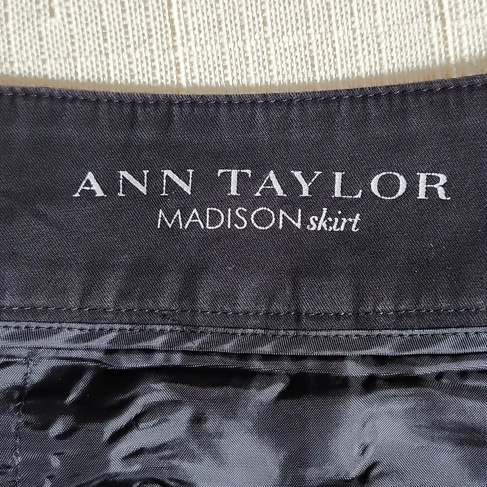 Ann Taylor Black Madison Skirt, Unlined Above The Knee Skirt, Women's Size 10